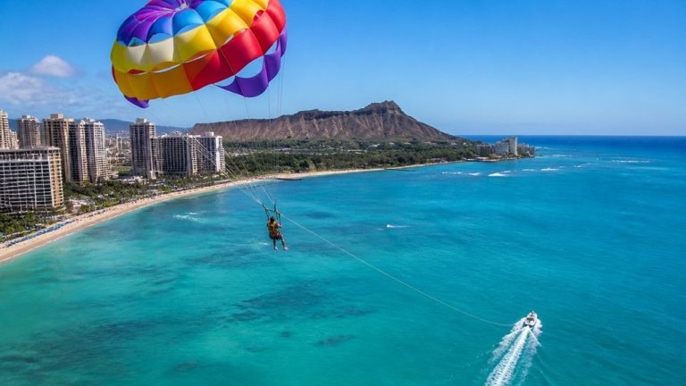 best 600 foot parasailing waikiki