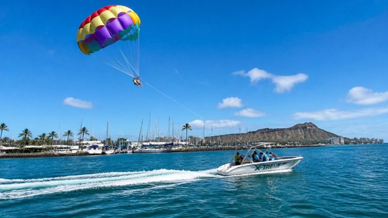 best parasailing at kewalo