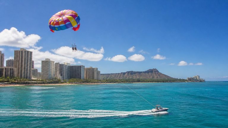 hyatt regency waikiki parasailing