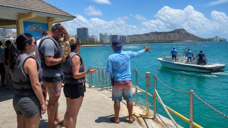 waikiki parasailing no show policy
